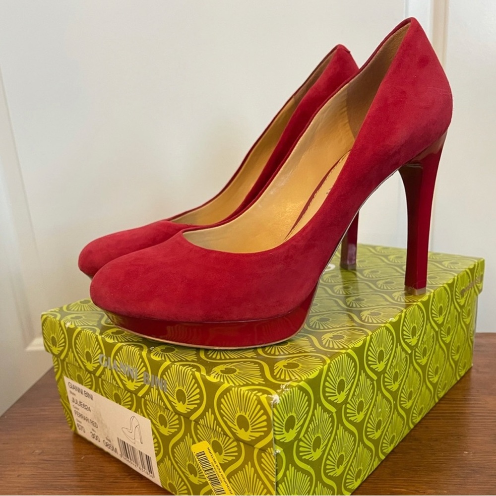 Gianni Bini Red Heels - Picture 2 of 4
